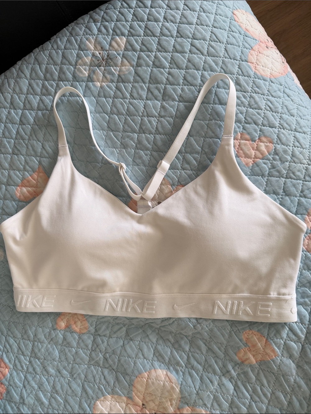 Nike White Women's Seamless Light-Support Sports Bralette